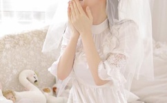 被老总按在办公桌吸奶头